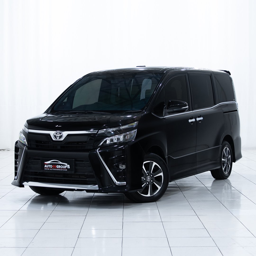 toyota-all-new-voxy-mpv-2000-matic-4x2-premium-black-3rows-2019-b-2499-bih-2302