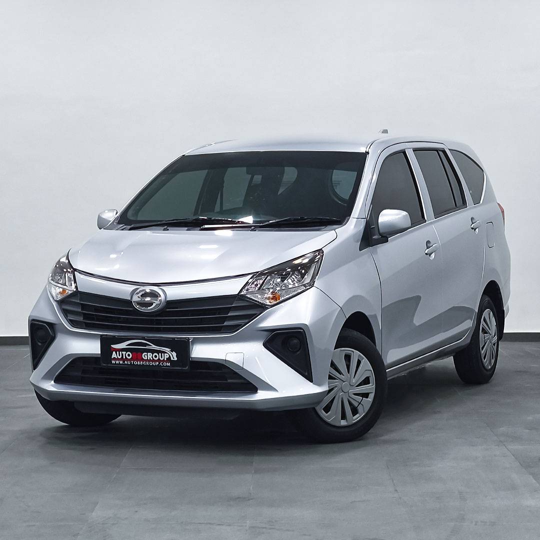 daihatsu-sigra-m-lcgc-1000-manual-minor-change-4x2-premium-silver-3rows-2024-b-2305-fok-3148