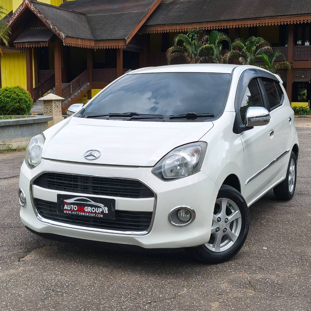 daihatsu-ayla-x-lcgc-1000-manual-4x2-premium-white-2rows-2015-e-1396-lf-3209
