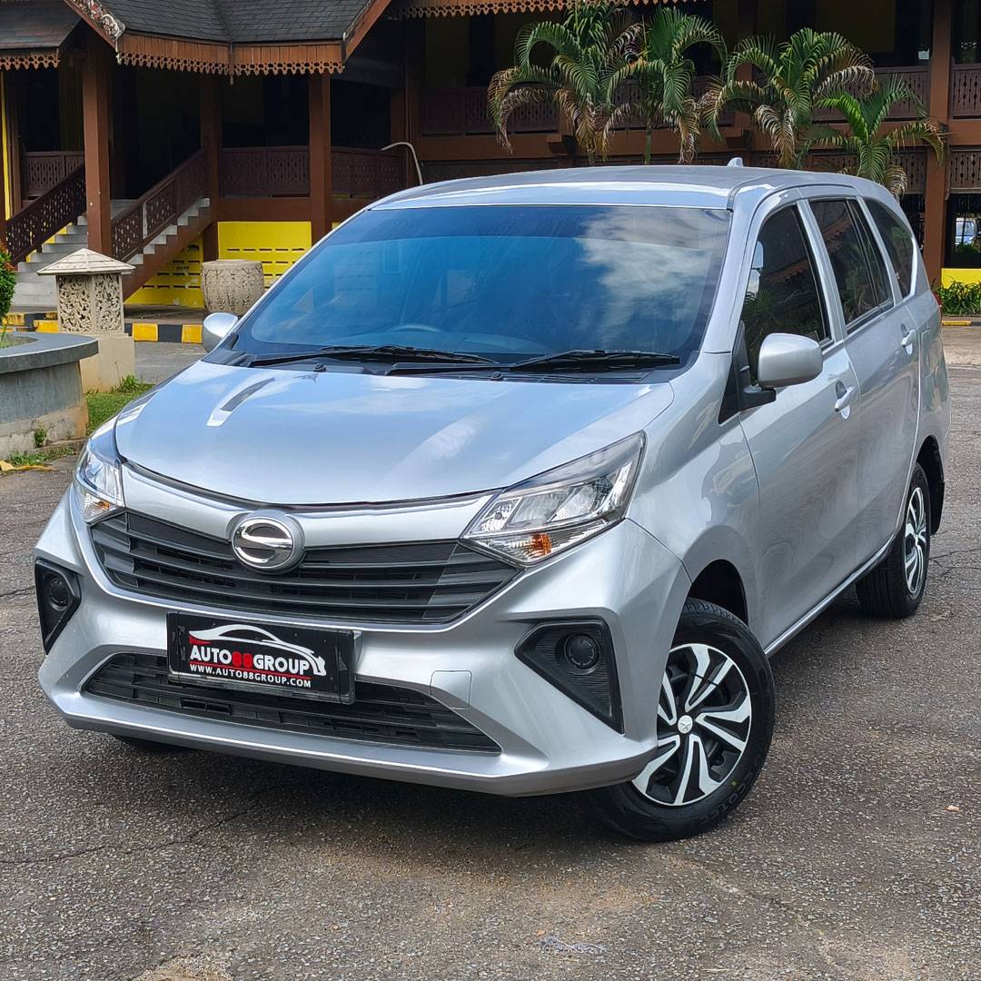 daihatsu-sigra-m-lcgc-1000-manual-minor-change-4x2-premium-silver-3rows-2024-e-1136-mt-3254